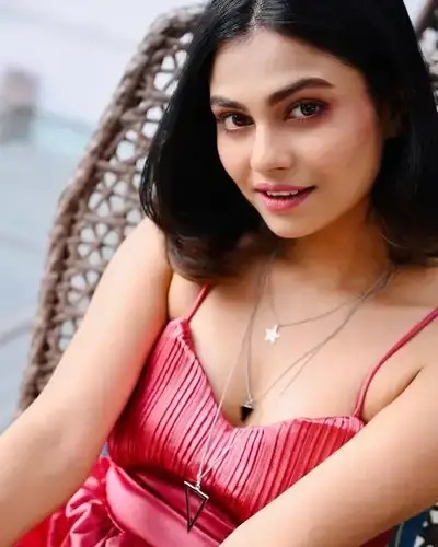 Escort Service Dindori